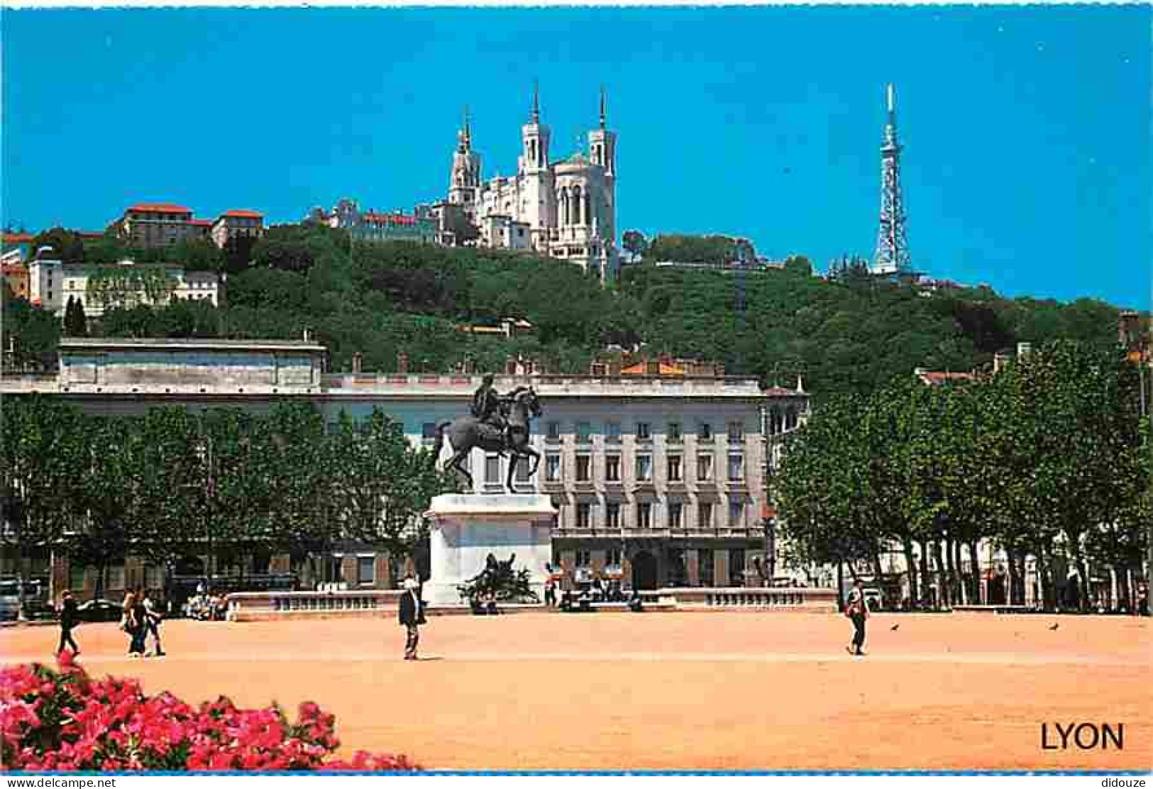 69 - Lyon - Place Bellecour - Notre Dame De Fourvière - Carte Neuve - CPM - Voir Scans Recto-Verso - Autres & Non Classés