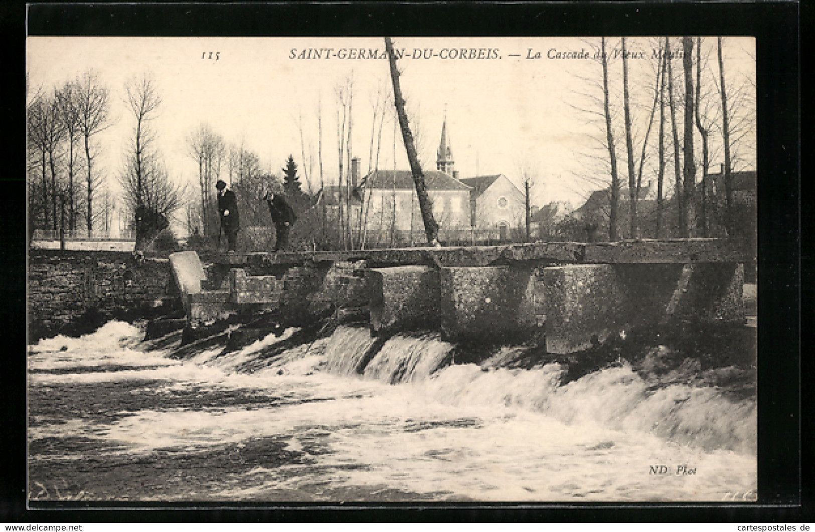 CPA Saint-Germain-du-Corbeis, La Cascade Du Vieux Moulin  - Autres & Non Classés