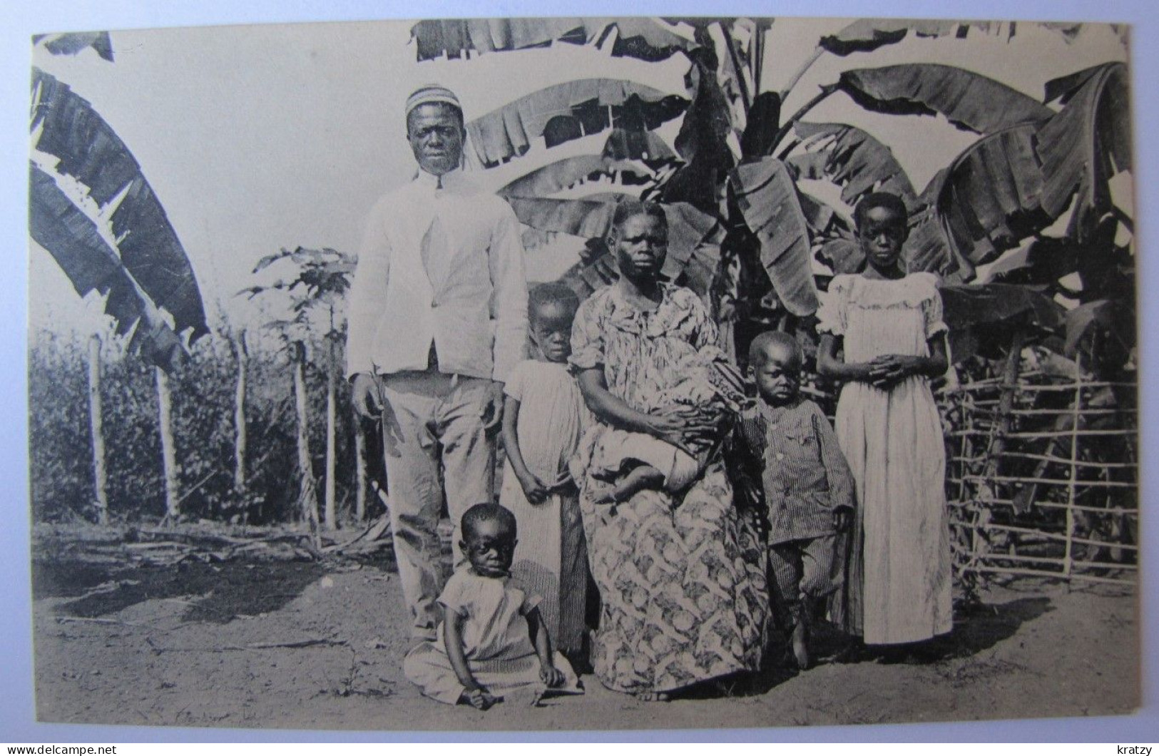 CONGO BELGE - MOANDA - Famille Chrétienne - Belgisch-Kongo