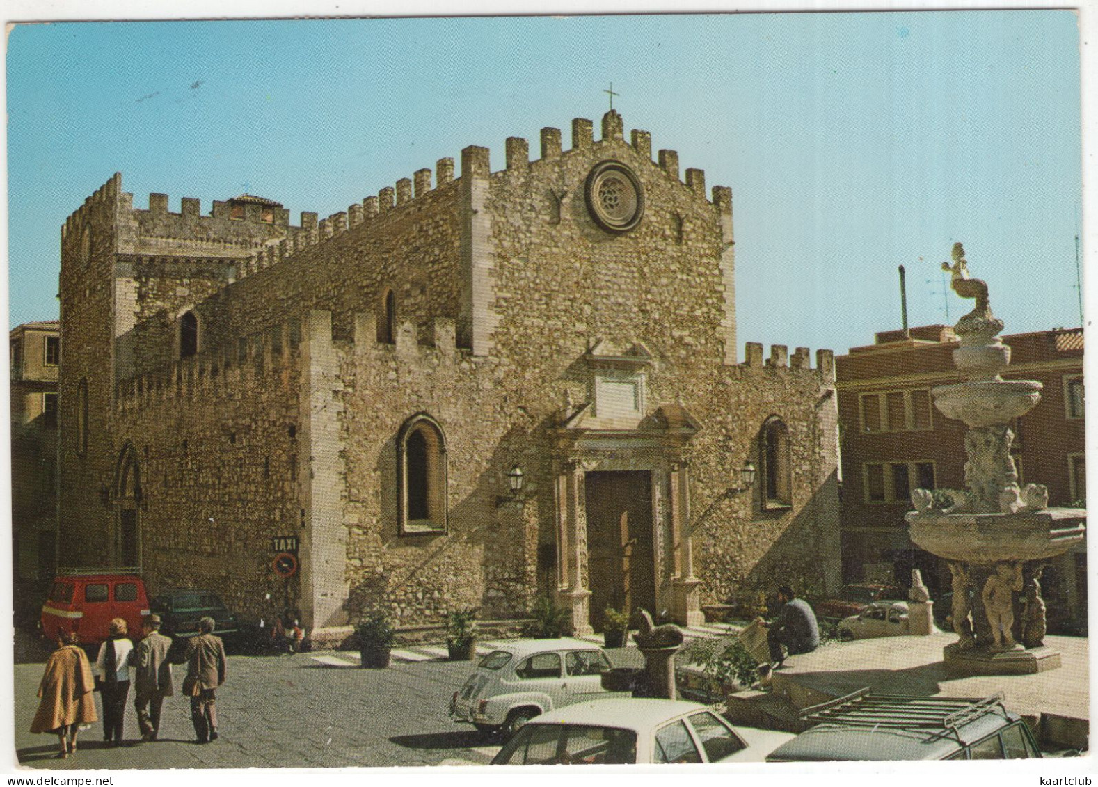 Taormina: FIAT 600, 500, 238 - TAXI-STAND - Il Duomo - (Italia) - Voitures De Tourisme