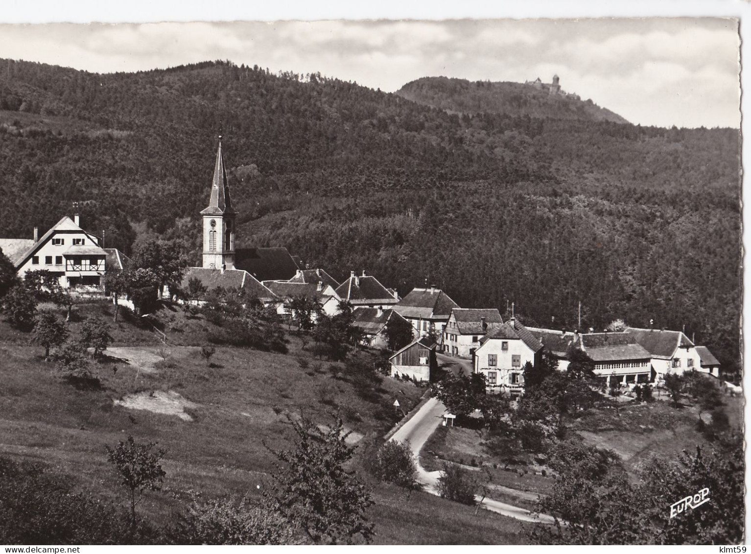 Thannenkirch - Entrée Du Village Et Vue Sur Le Haut-Koenigsbourg - Sonstige & Ohne Zuordnung