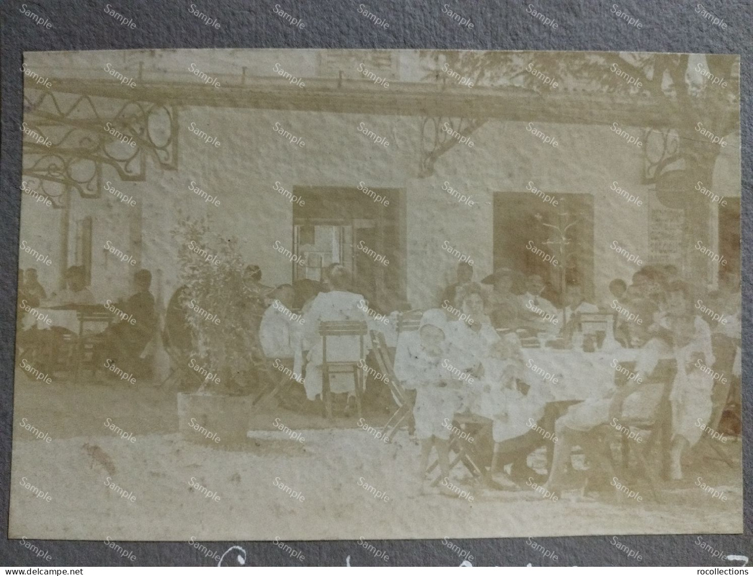 Italia Foto Sepia. Persone All'Albergo Trieste A GRADO. Restaurant Ristorante. 148x100 Mm. Incollata Su Cartone. - Europa