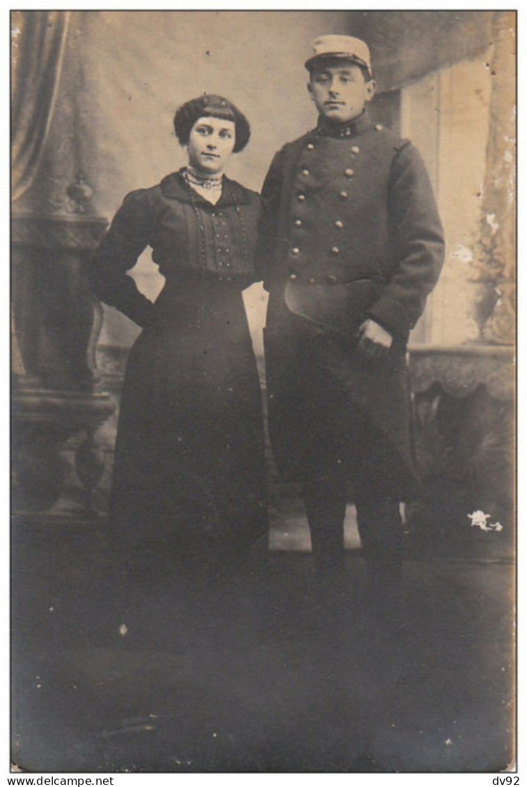 MILITAIRE COUPLE CARTE PHOTO - Personnages