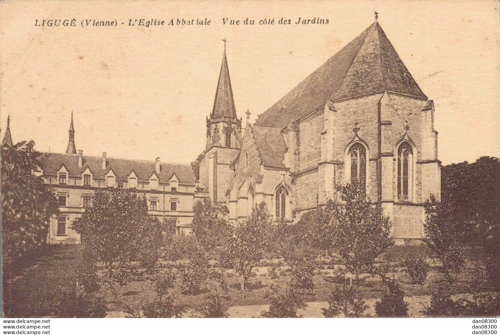 86 LIGUGE L'EGLISE ABBATIALE VUE DU COTE DES JARDINS - Other & Unclassified