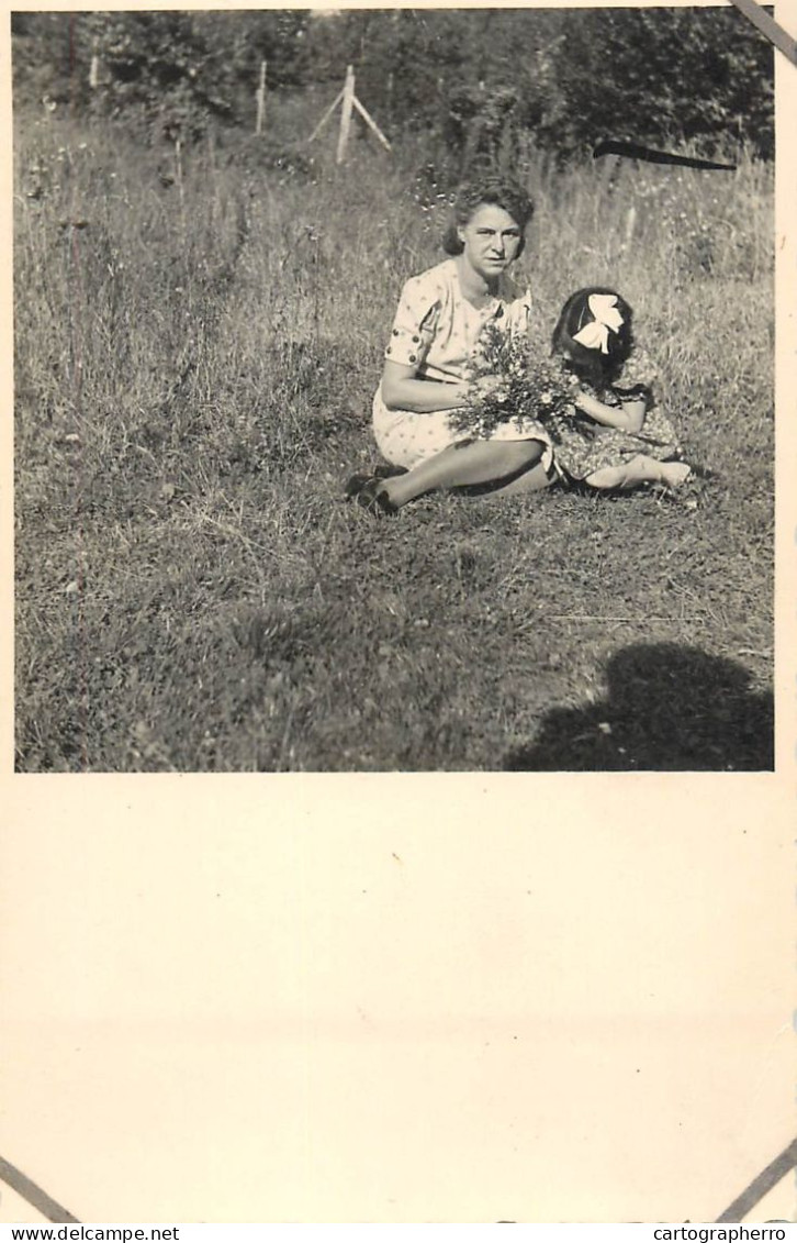 Social History Souvenir Photo Postcard Woman And Daughter In Nature Field Flowers - Photographs