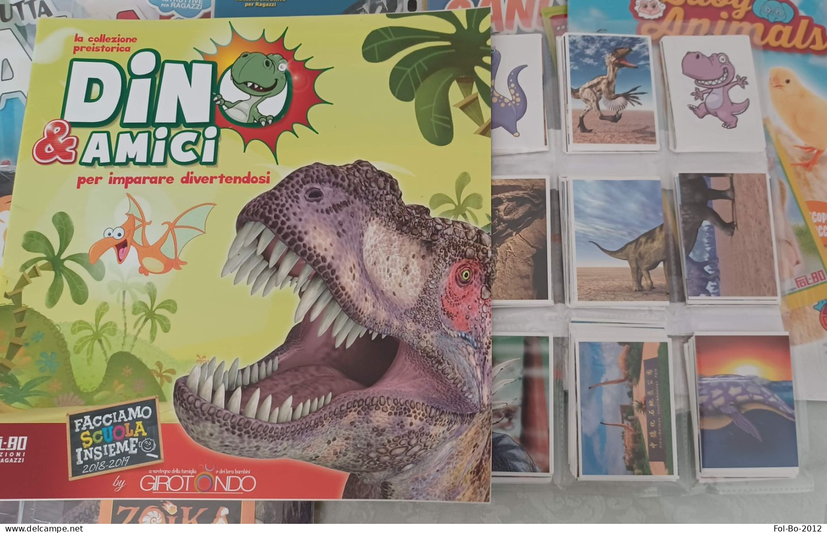 Dino E Amici Per Imparare.dinosauri.album+set Completo Figurine+ Set Lettere.FOL.BO.2018 - Autres & Non Classés