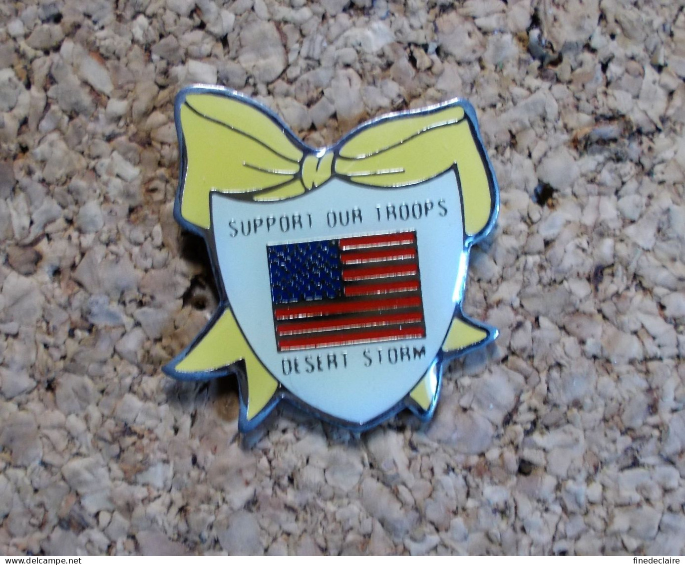 Pin's - USA - Support Our Troops Desert Storm - Militaria