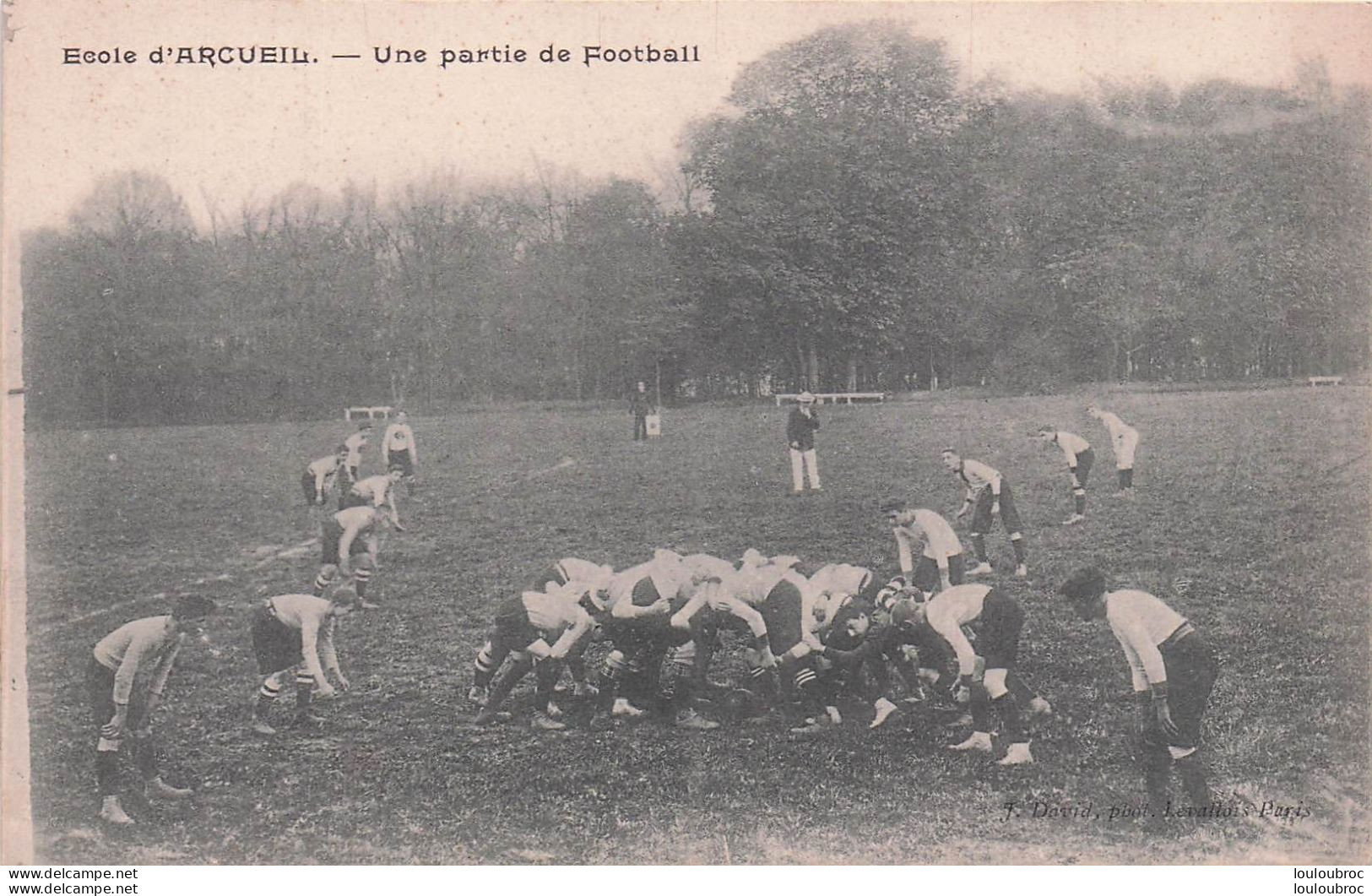 ARCUEIL ECOLE UNE PARTIE DE FOOTBALL - Arcueil