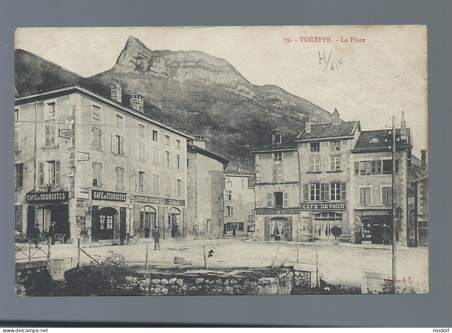 CPA - 38 - Voreppe - La Place - Circulée - Voreppe