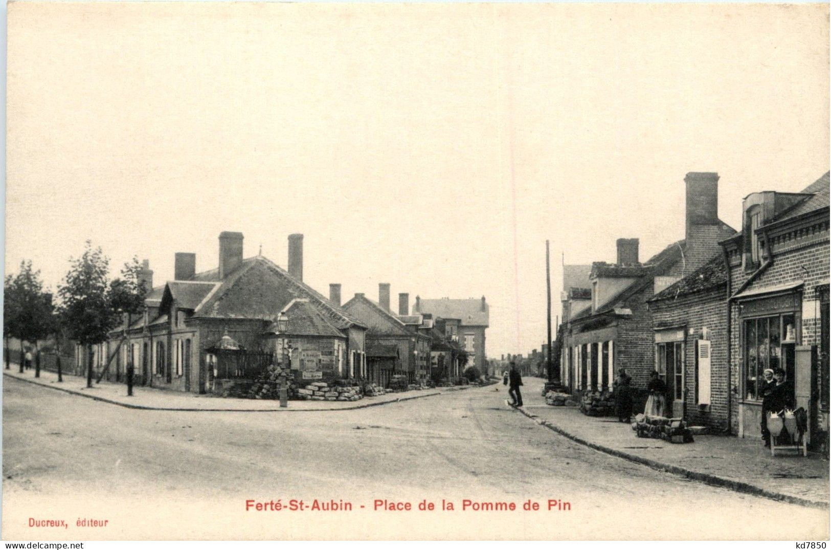 La Ferte St. Aubin - Place De La Pomme De Pin - La Ferte Saint Aubin