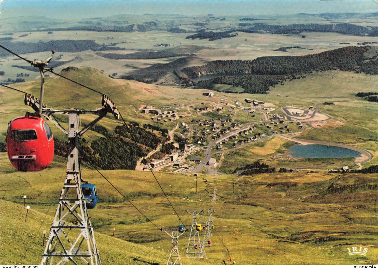 SUPER BESSE - VUE D ENSEMBLE LE LAC ARTIFICIELET LES TELE-BENNES - Besse Et Saint Anastaise