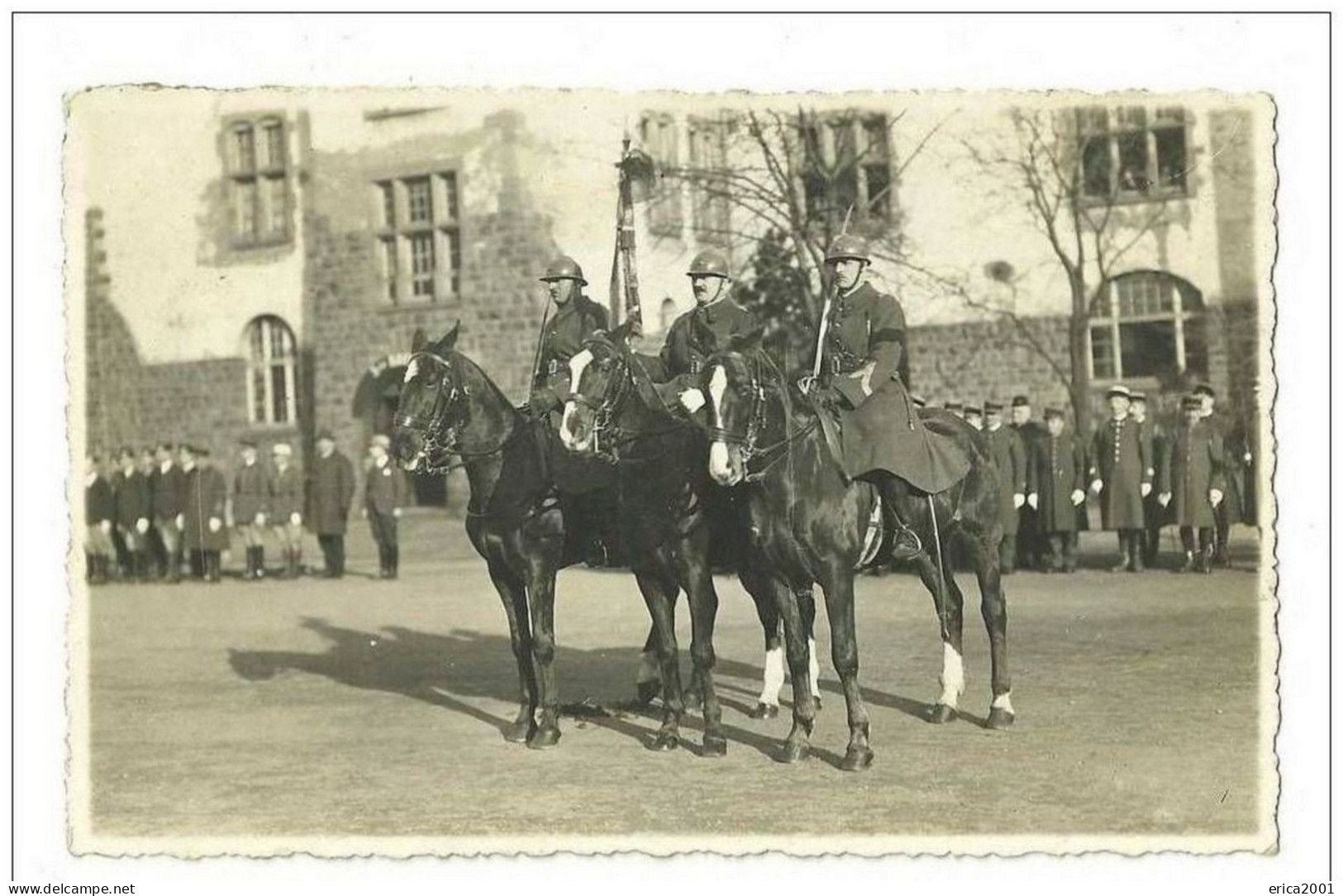 A Identifier. Superbe Cpa  Photo De Cavaliers Poilus De 1914 1918 Pendant Une Revue. - To Identify