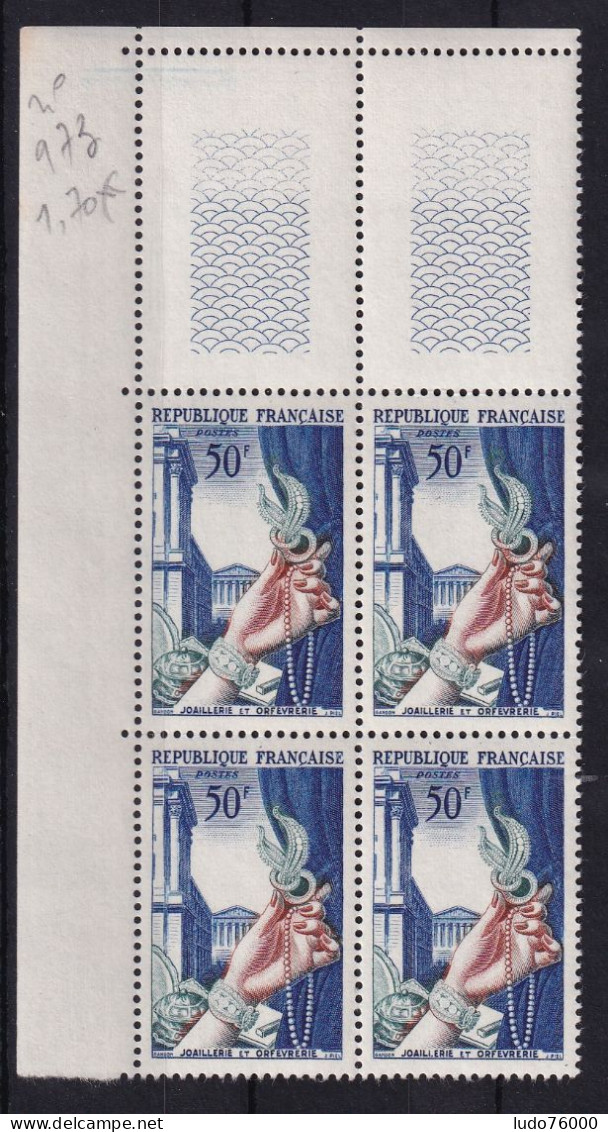 D 811 / LOT N° 973 BLOC DE 4 NEUF** COTE 12€ - Collections