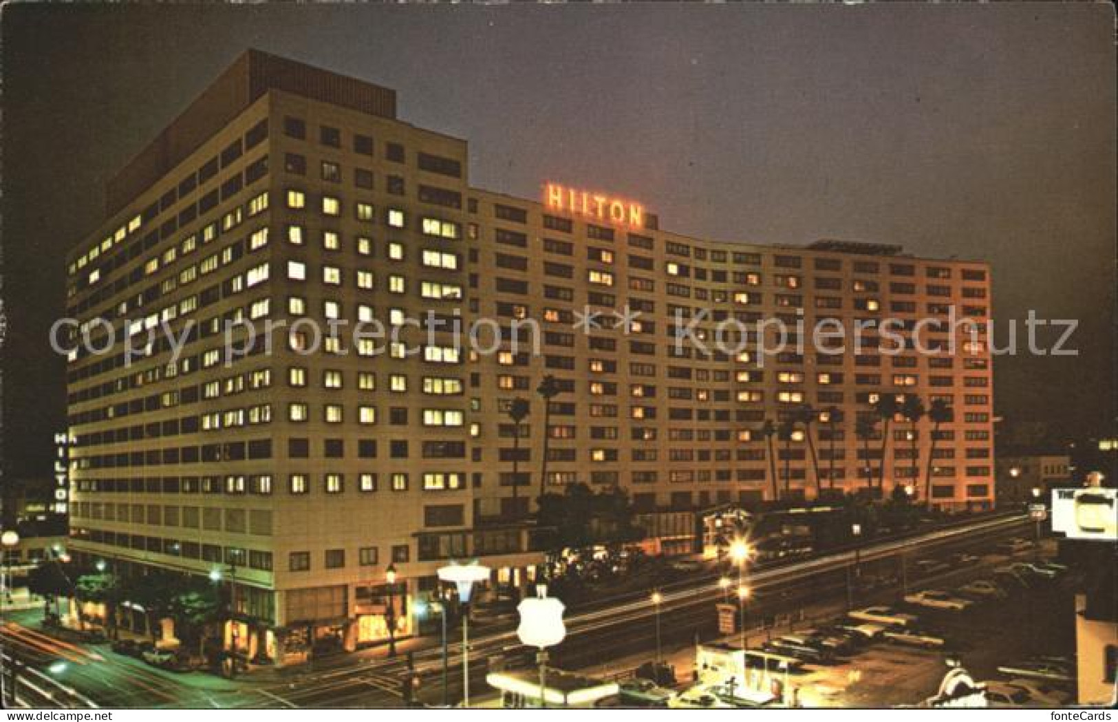 72059423 Los_Angeles_California Hilton Hotel By Night - Autres & Non Classés