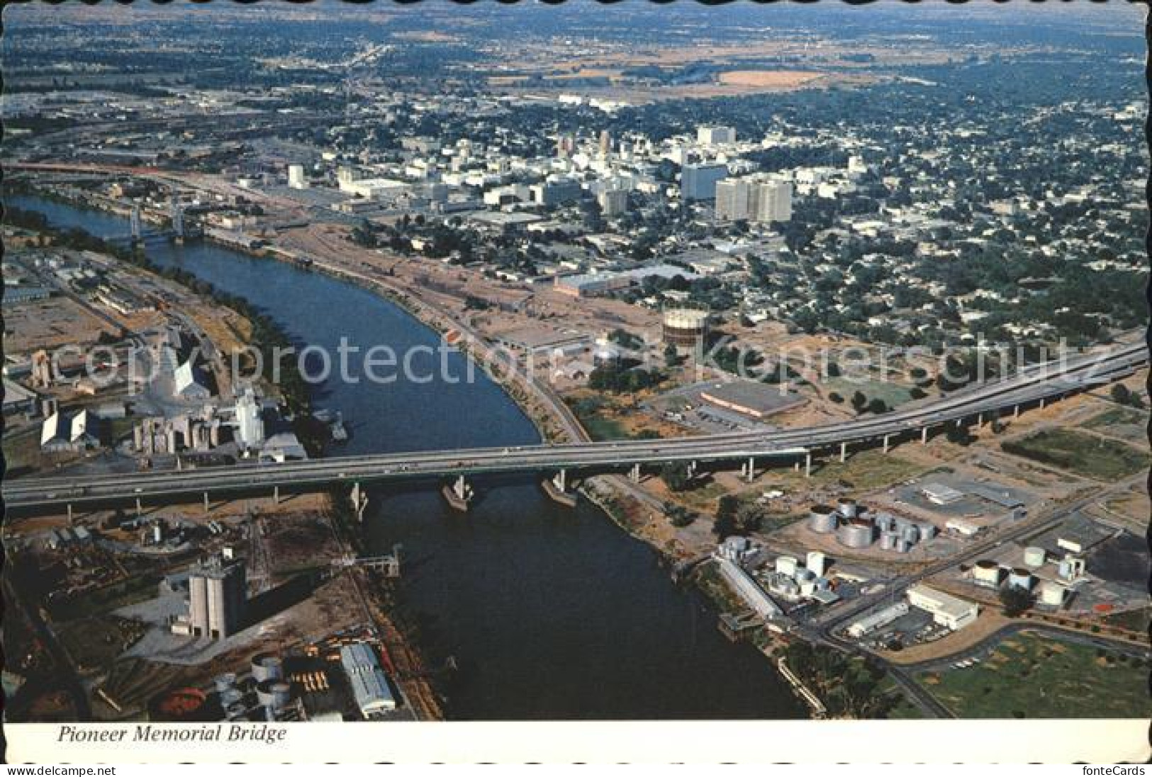 72011587 Sacramento_California Pioneer Memorial Bridge Fliegeraufnahme - Andere & Zonder Classificatie
