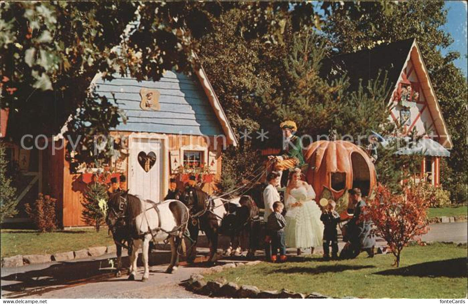 71969275 Lake_George_New_York Cinderella Her Pumpkin Coach At - Other & Unclassified