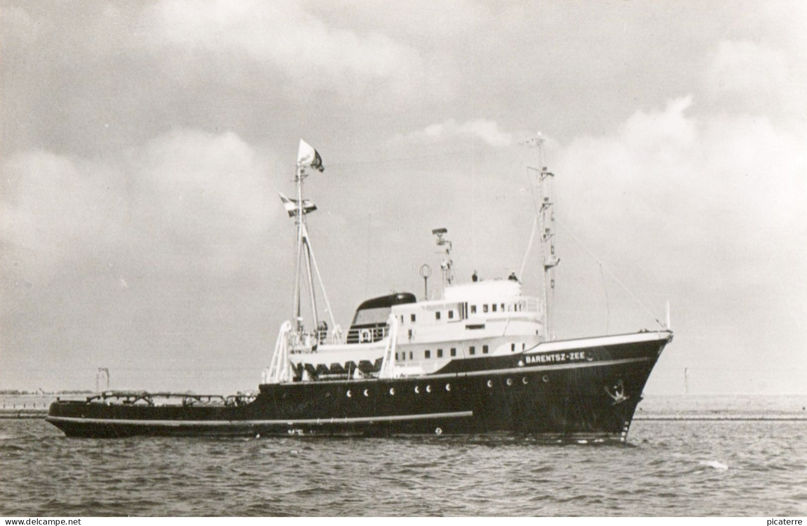 L. Smit & Co's Internationale Sleepdienst Tugboat - M.T. BARENTSZ-ZEE 1650hp- Salvage, Tug, Towing, Photo F.Stigter- S 1 - Remolcadores