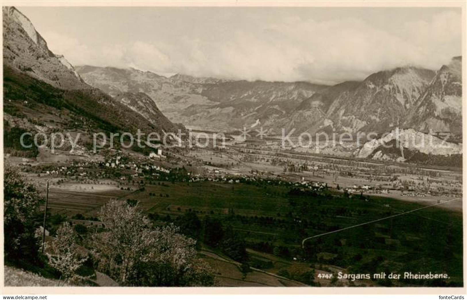 13842669 Sargans SG Mit Blick In Die Rheinebene  - Autres & Non Classés