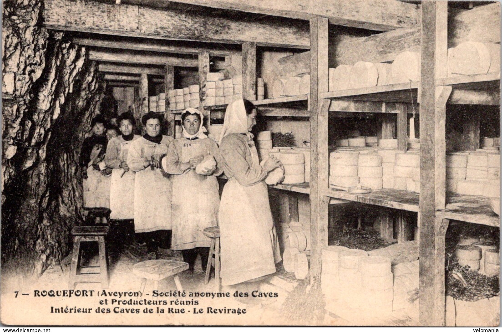 20679 Cpa 12 Roquefort - Intérieur Des Caves De La Rue - Le Revirage - Roquefort