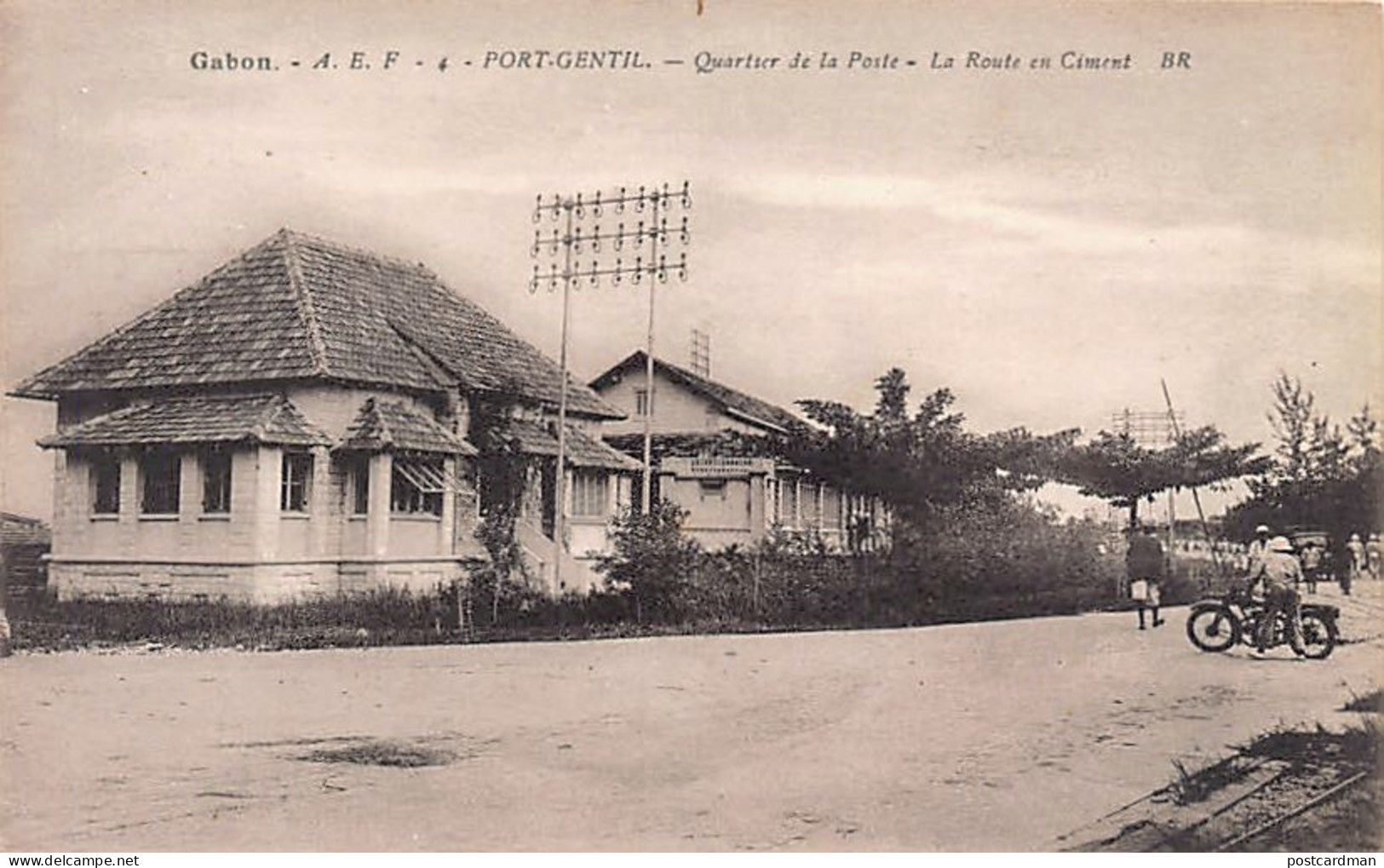 Gabon - PORT-GENTIL - Quartier De La Poste - La Route En Ciment - Ed. Bloc 4 - Gabun