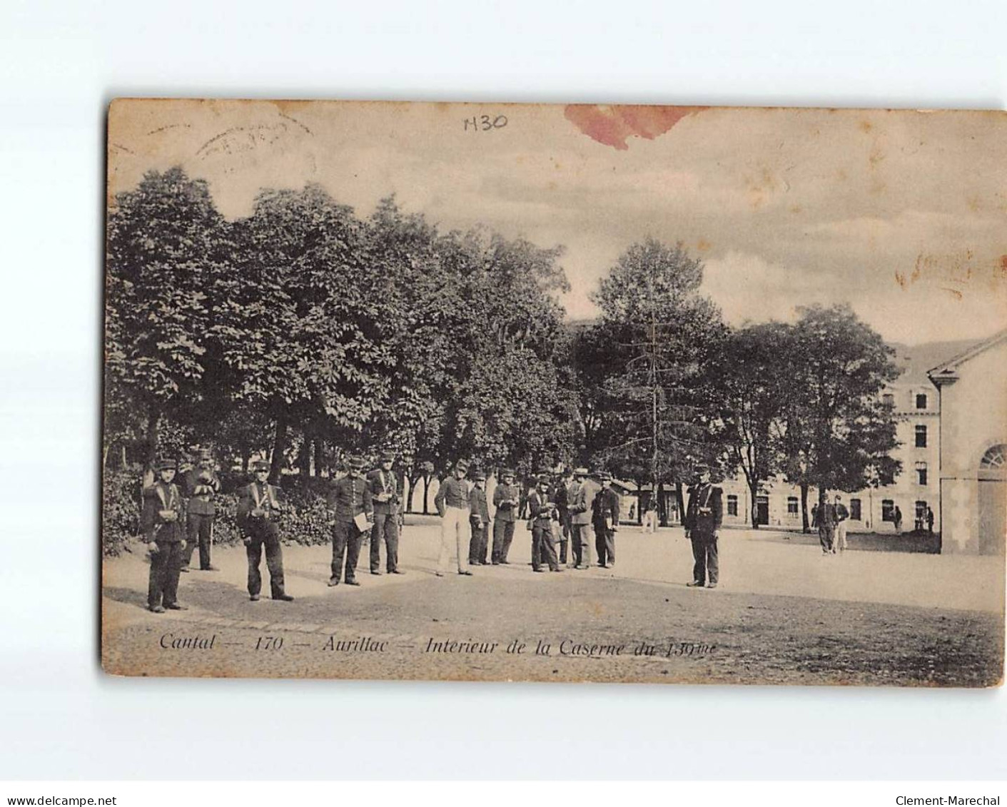 AURILLAC : Intérieur De La Caserne Du 139e - état - Aurillac