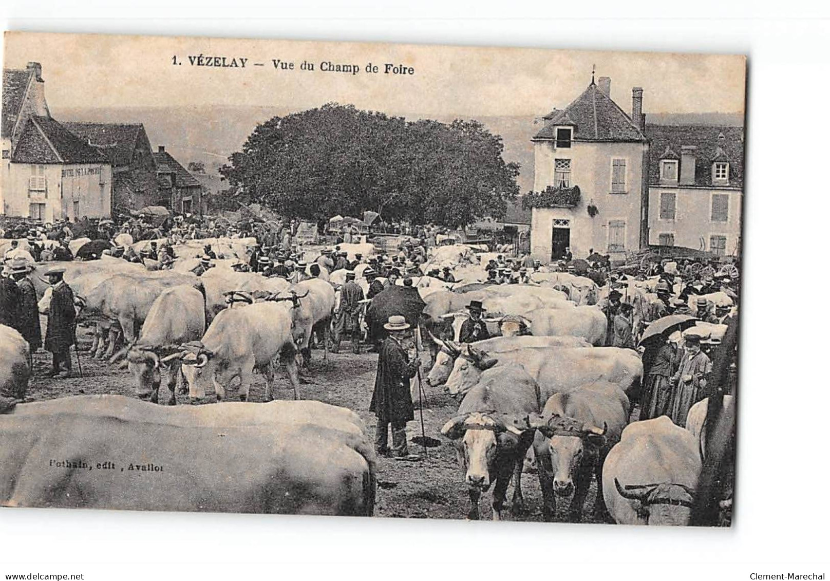 VEZELAY - Vue Du Champ De Foire - Très Bon état - Vezelay