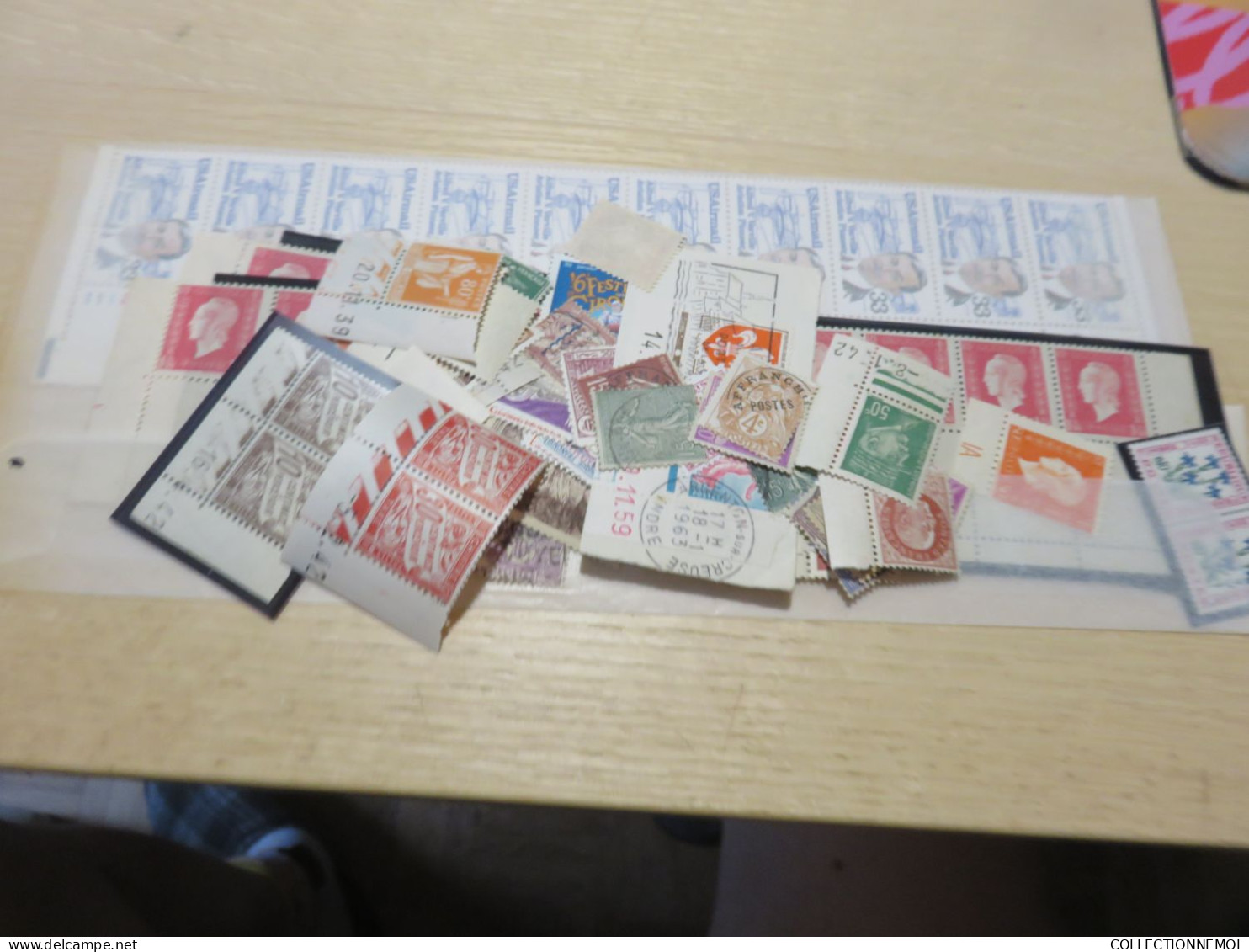 VRAC DIVERS ET VARIE,,, Quelques Colonies Françaises ,,vendue Telle Quelle ,pése Environ 2 Kilos 500 - Lots & Kiloware (mixtures) - Max. 999 Stamps