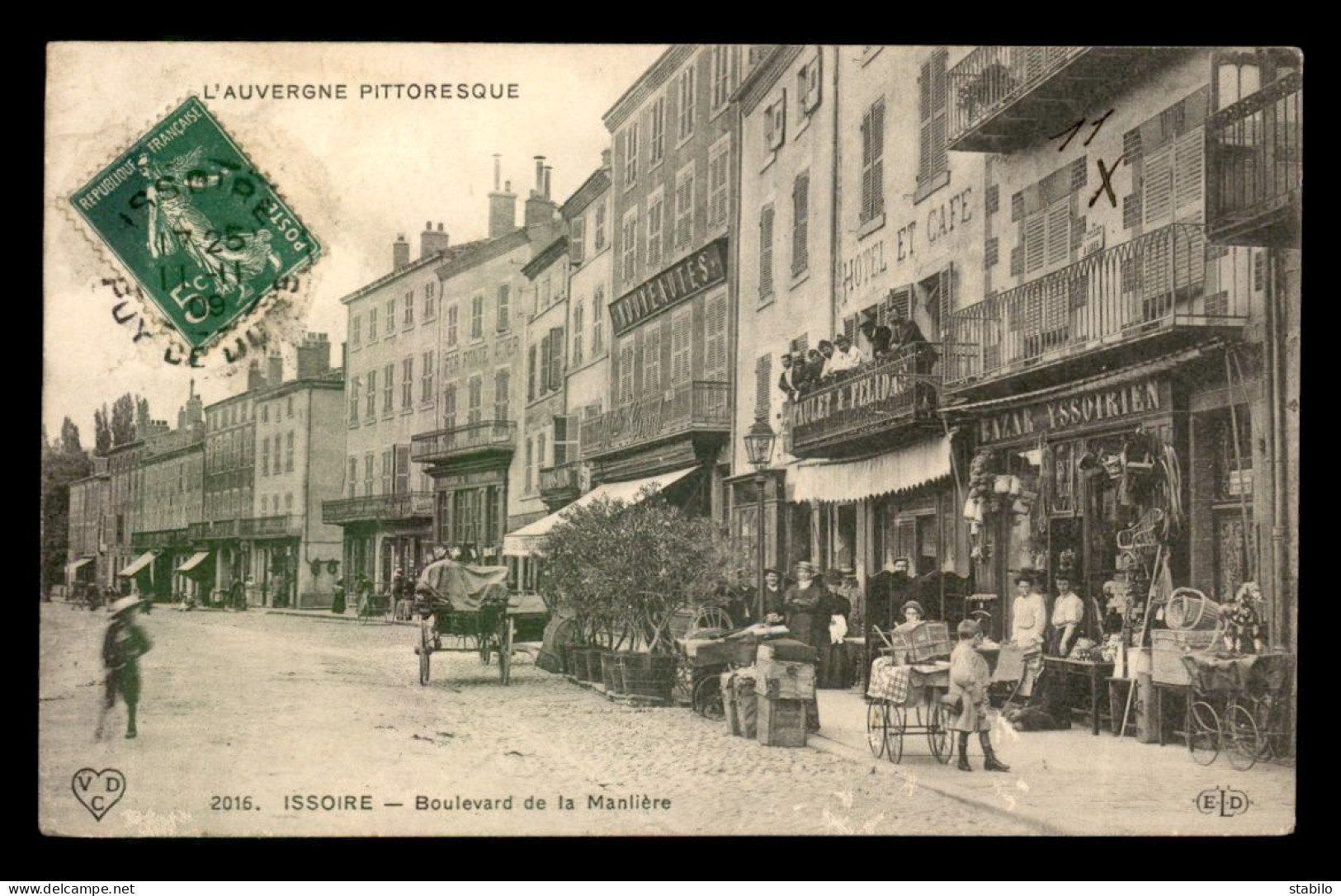 63 - ISSOIRE - BOULEVARD DE LA MANLIERE - BAZAR YSSOIRIEN - CAFE PAULET ET FELIDAS - Issoire