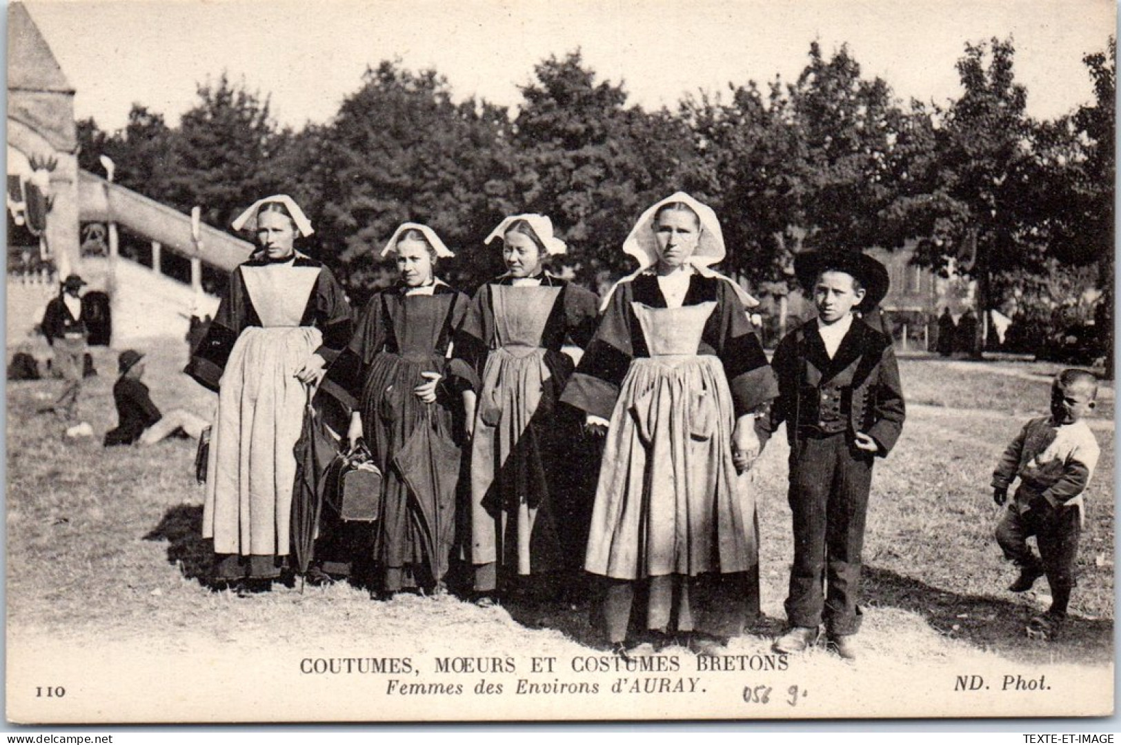 56 AURAY - CMCB - Femmes Des Environs. - Auray