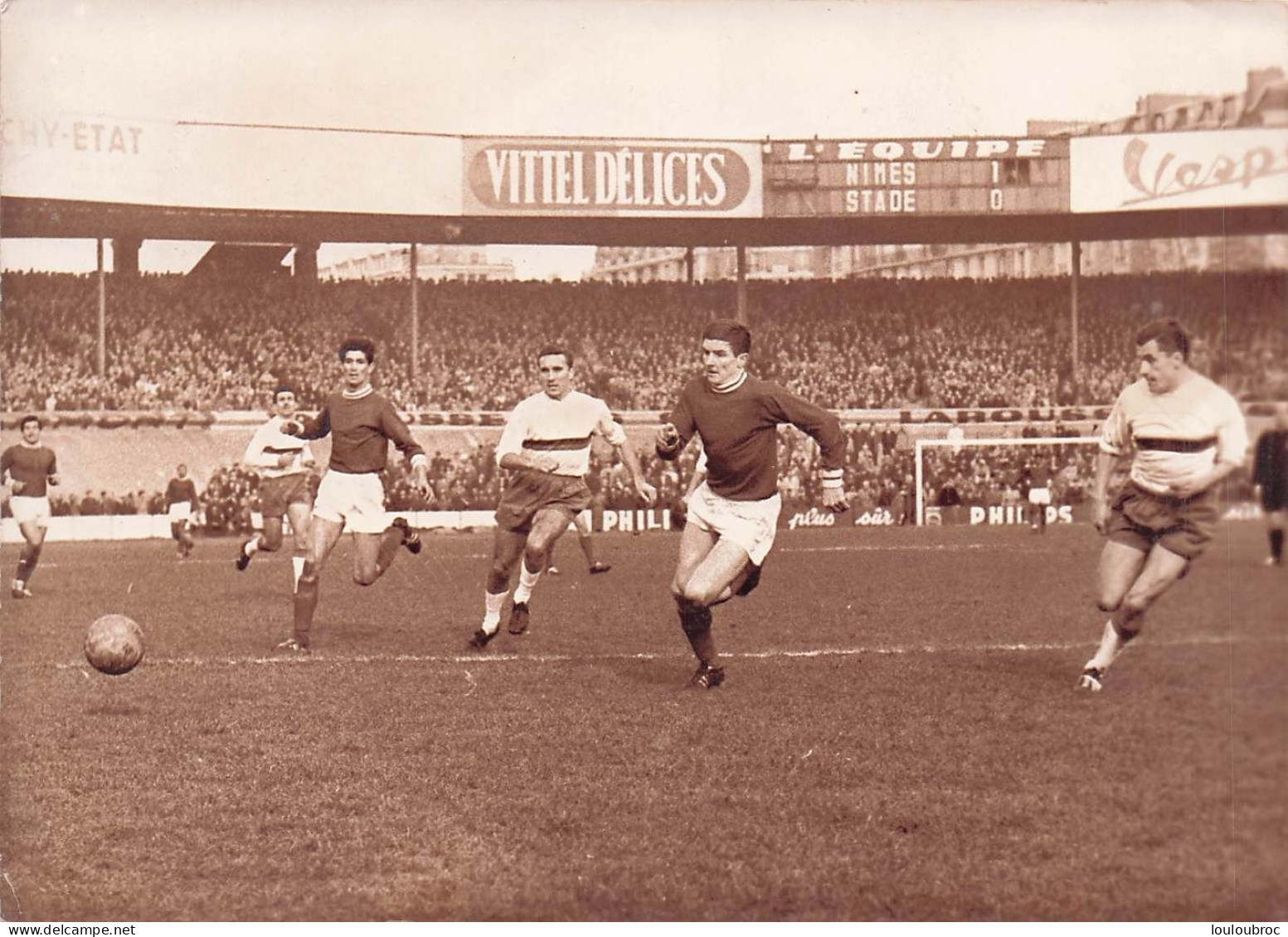 FOOTBALL  01/1962 COUPE DE FRANCE LE STADE FRANCAIS CONTRE NIMES 2-2 AVEC PARODI LEROND PERCHEY ET STAKO  PHOTO 18X13CM - Sports