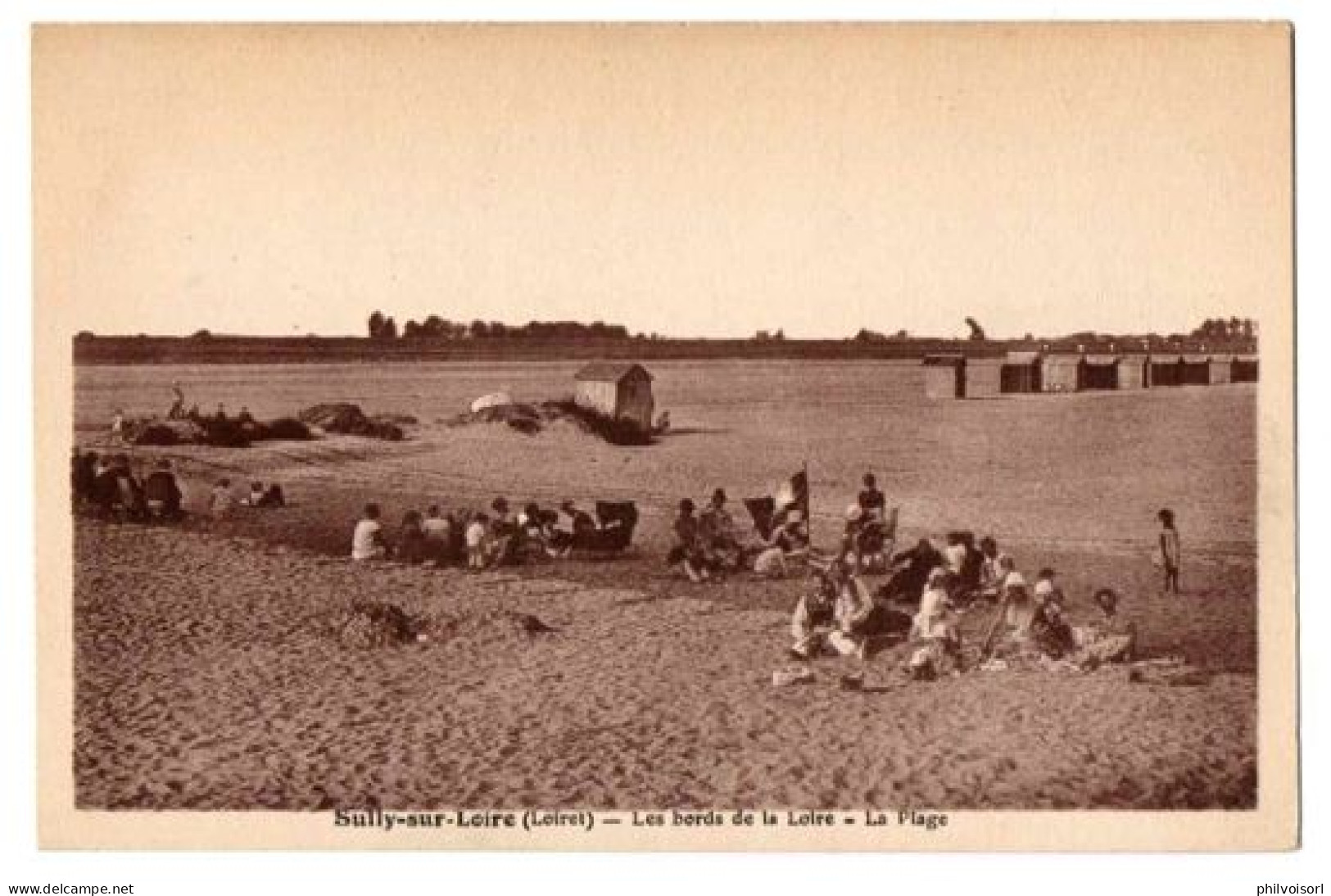 SULLY SUR LOIRE BORDS DE LOIRE PLAGE TRES ANIMEE - Sully Sur Loire