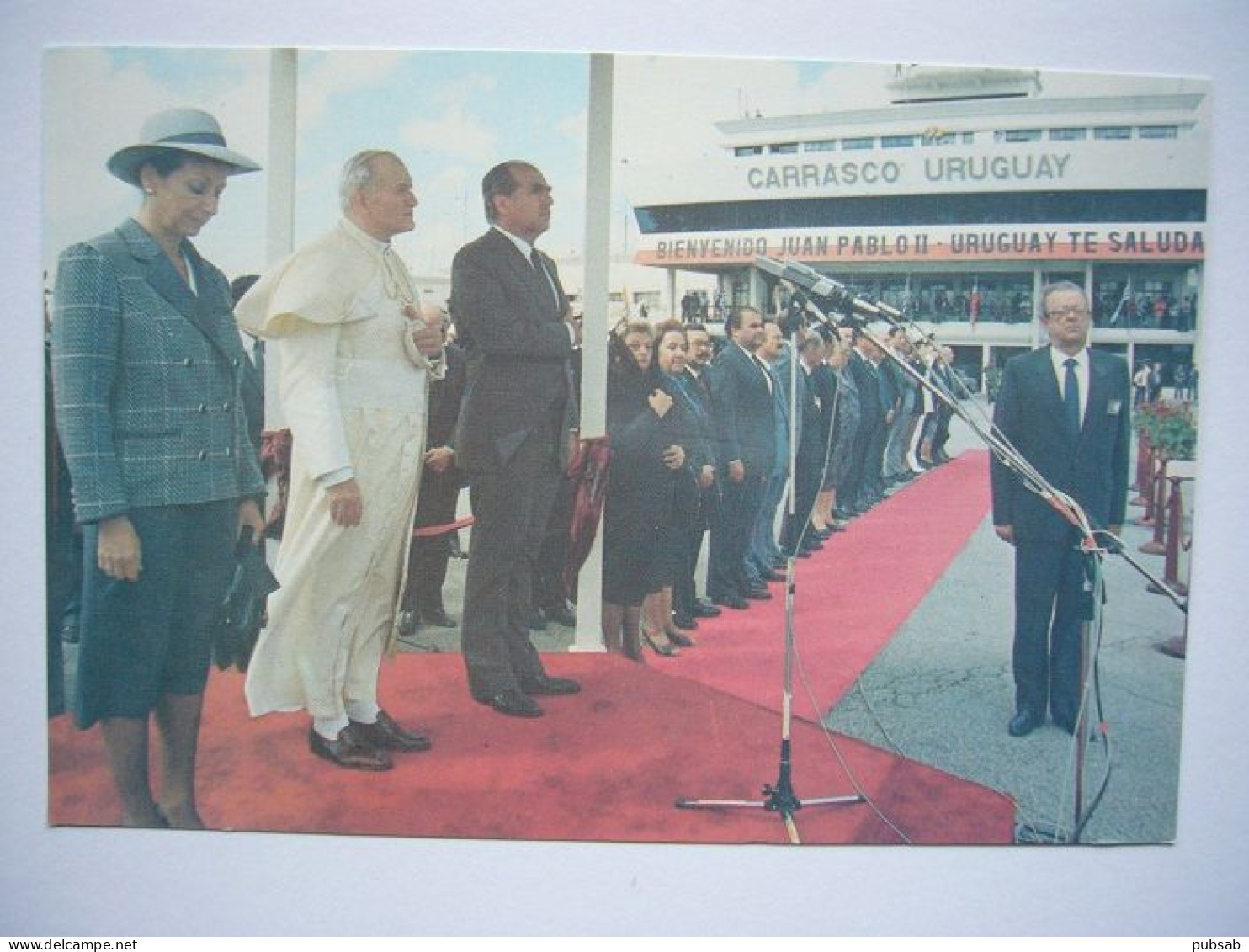 Avion / Airplane / Pope Paul II With President Sanguinetti At Carrasco Airport, Uruguay / Aéroport / Flughafen - Vliegvelden