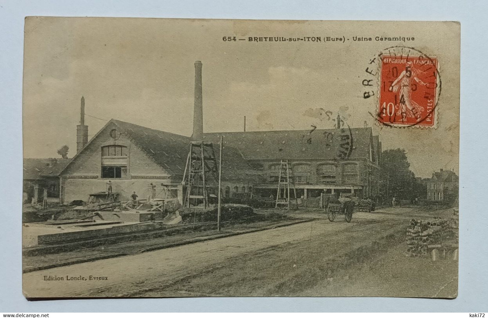 BRETEUIL-sur-ITON  (Eure) - Usine Céramique (animée Avec Ouvriers Et Charette) - Breteuil