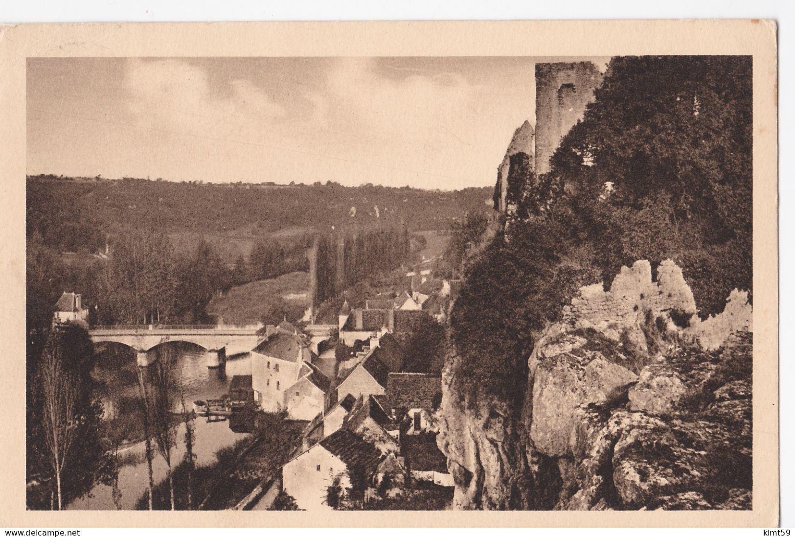 Angles-sur-l'Anglin - Le Château Féodal Et L'Anglin - Sonstige & Ohne Zuordnung