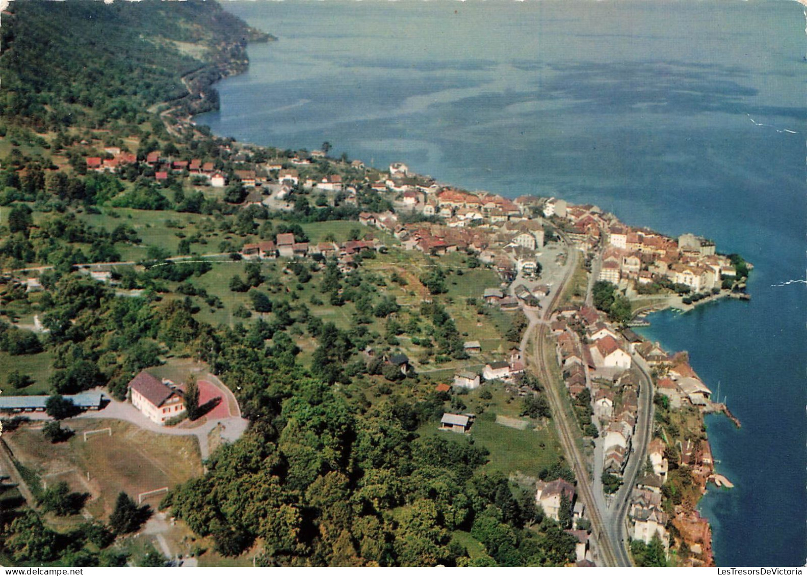 SUISSE - St Gingolph (Suisse) - Vue Générale Aérienne - La Mer - Une Partie De La Ville - Carte Postale - Saint-Gingolph