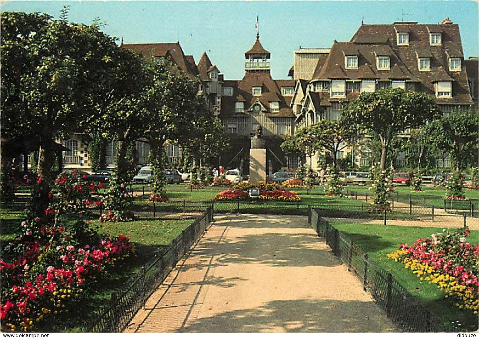 14 - Deauville - Les Jardins De L'Hôtel Nornnandy - Fleurs - Automobiles - CPM - Voir Scans Recto-Verso - Deauville