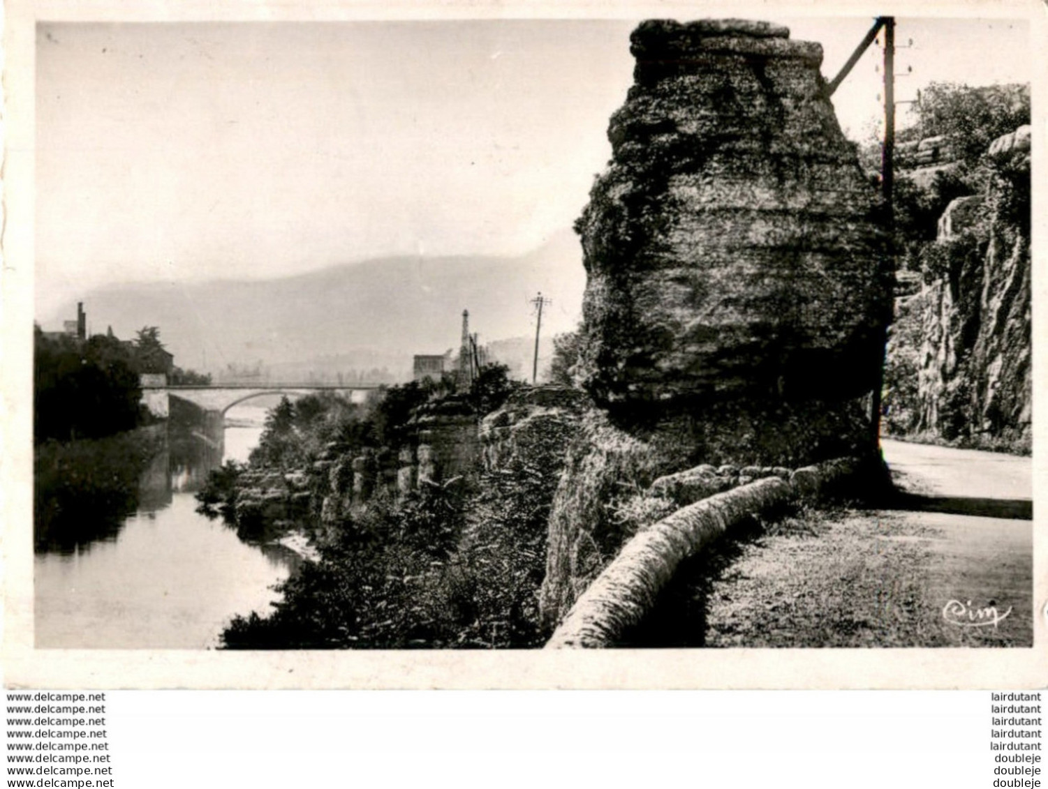 D07  RUOMS  L' Ardèche Et La Route à Ruoms  ..... - Ruoms