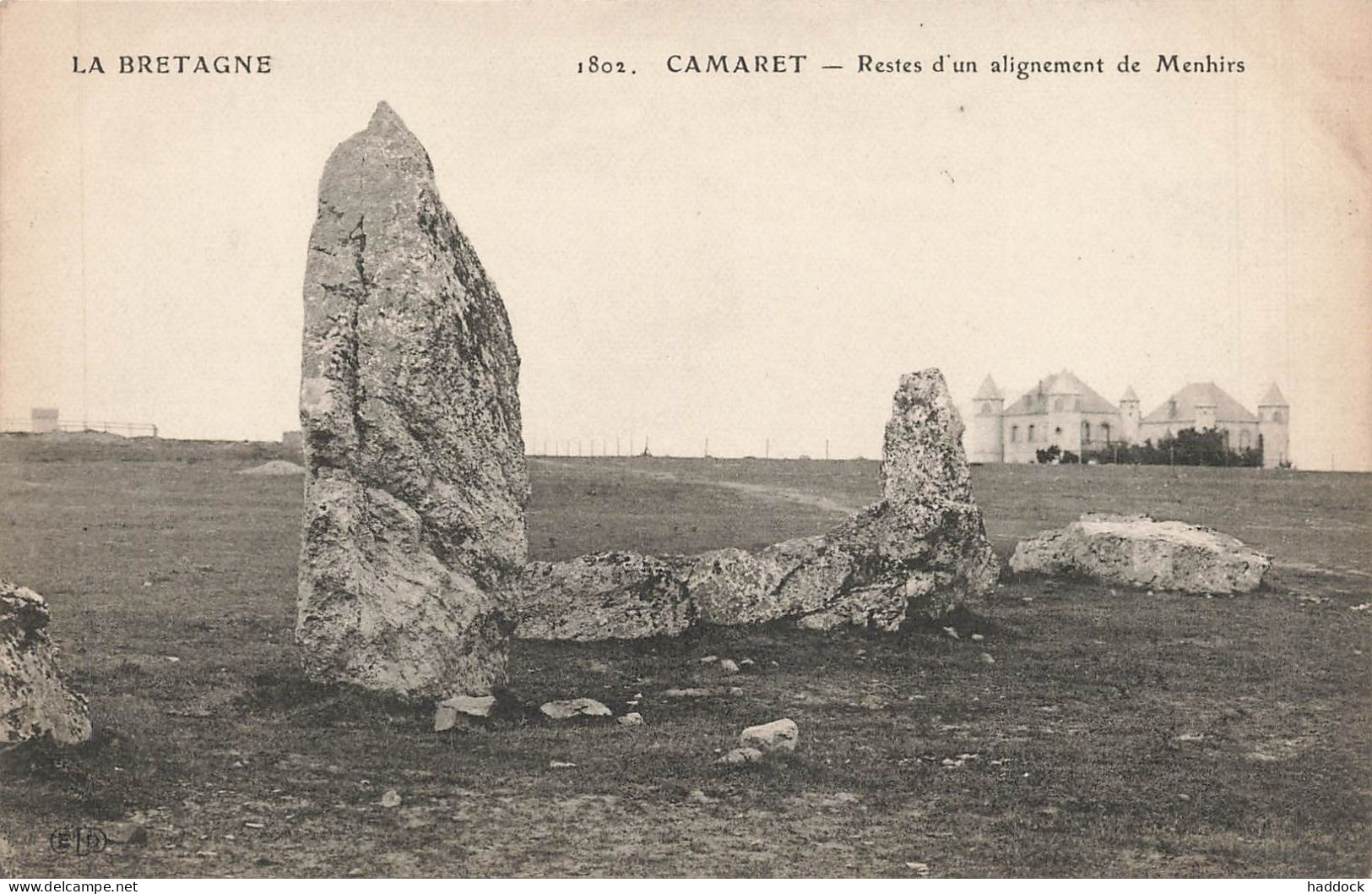 CAMARET : RESTES D'UN ALIGNEMENT DE MENHIRS - Camaret-sur-Mer