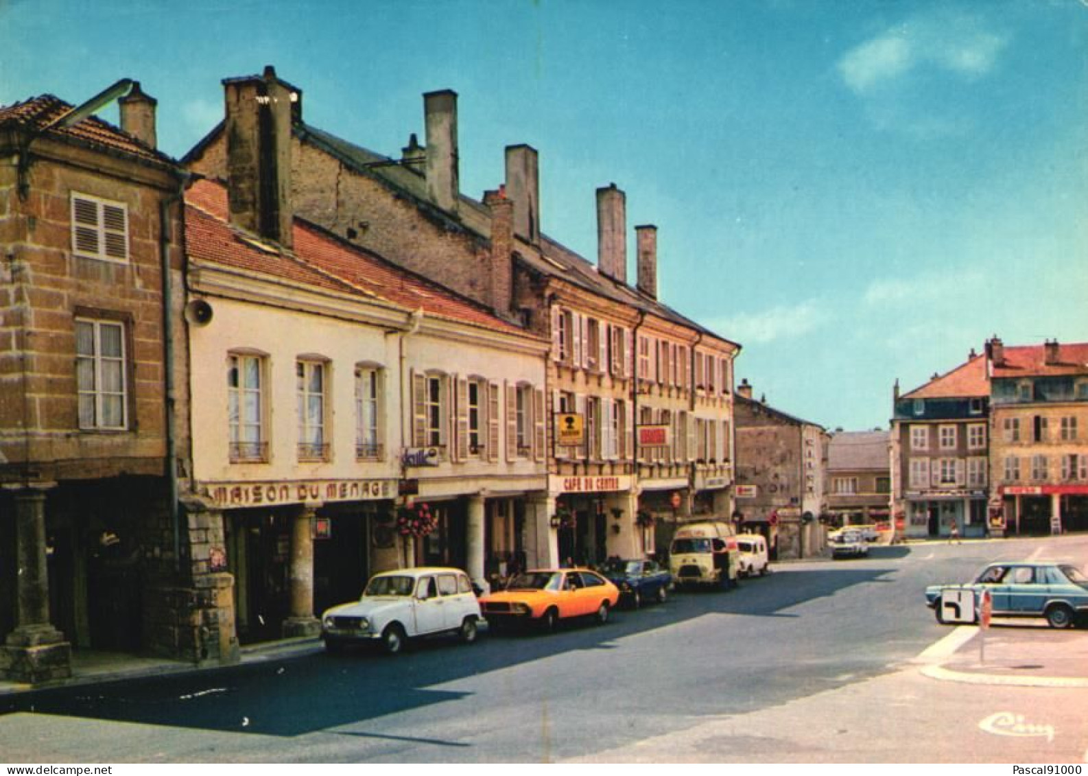 STENAY La Place Poincaré Les Arcades - Stenay