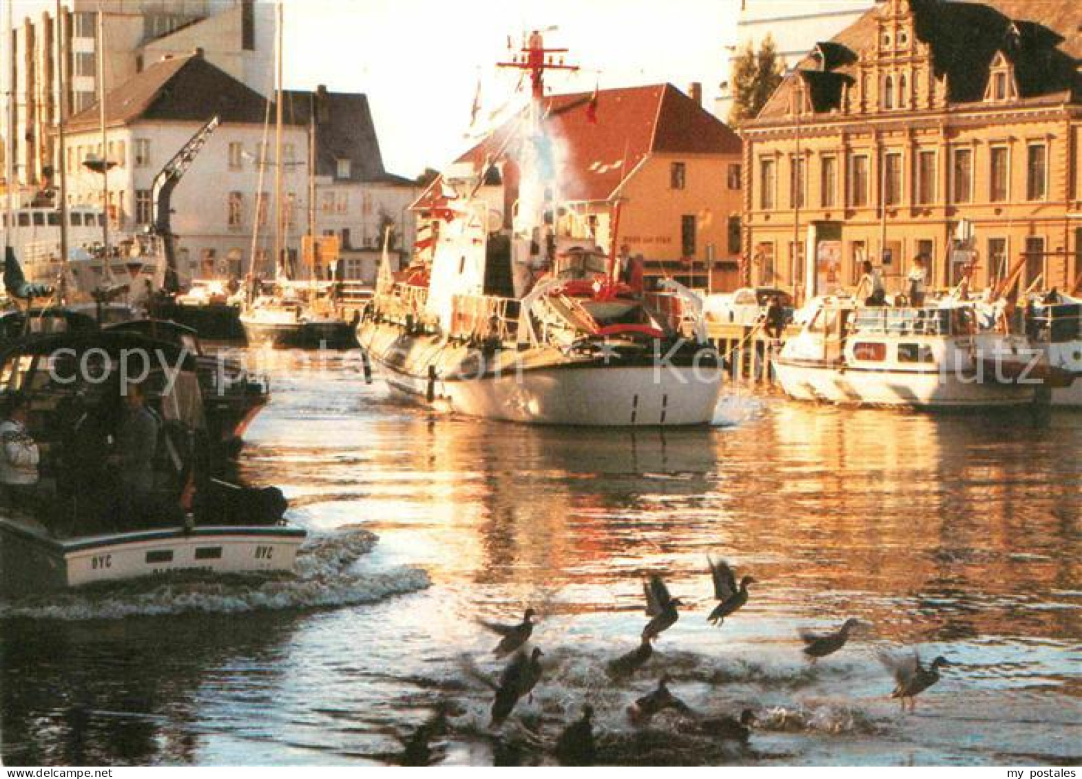 72769201 Oldenburg Niedersachsen Binnenhafen Hafenstadt Schiffe Moewen Oldenburg - Oldenburg