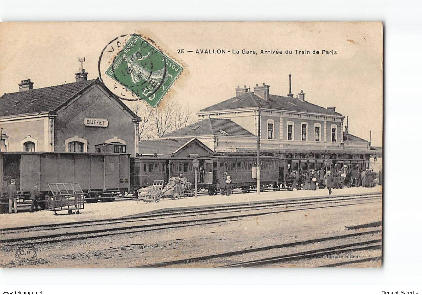 AVALLON - La Gare - Arrivée Du Train De Paris - Très Bon état - Avallon