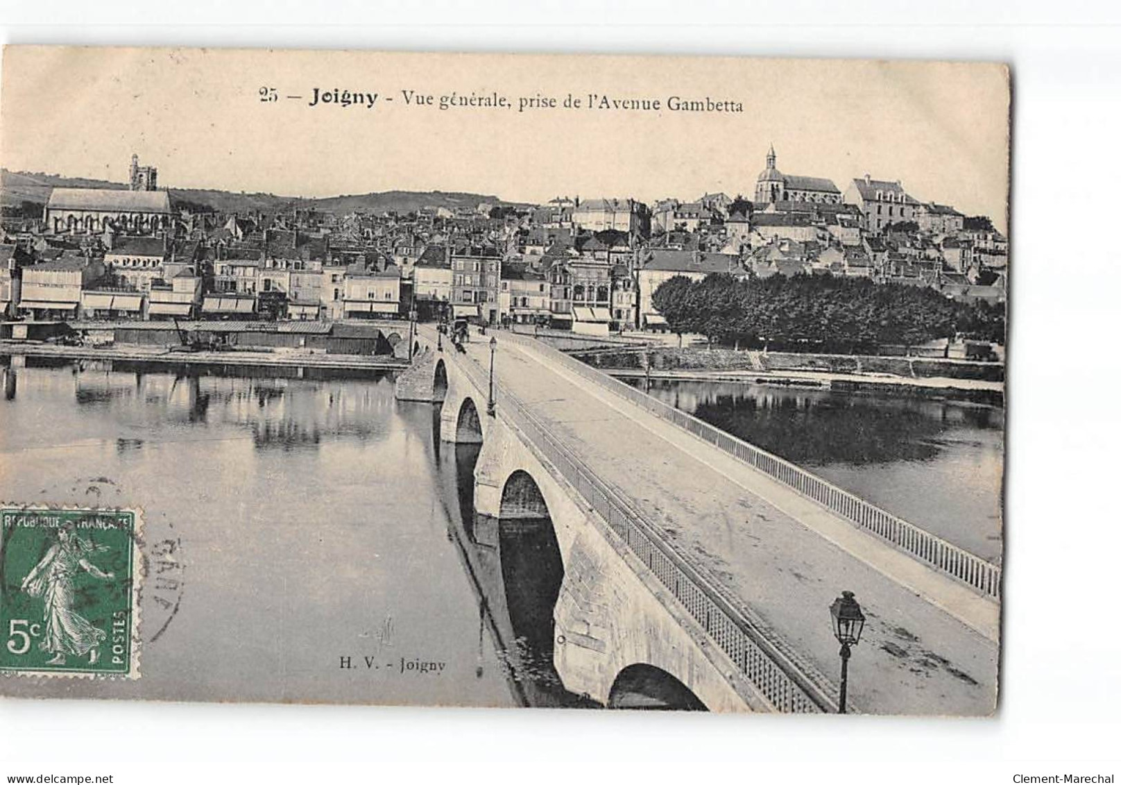 JOIGNY - Vue Générale Prise De L'Avenue Gambetta - Très Bon état - Joigny