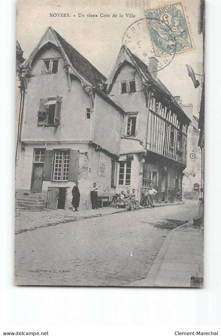 NOYERS - Un Vieux Coin De La Ville - Très Bon état - Noyers Sur Serein