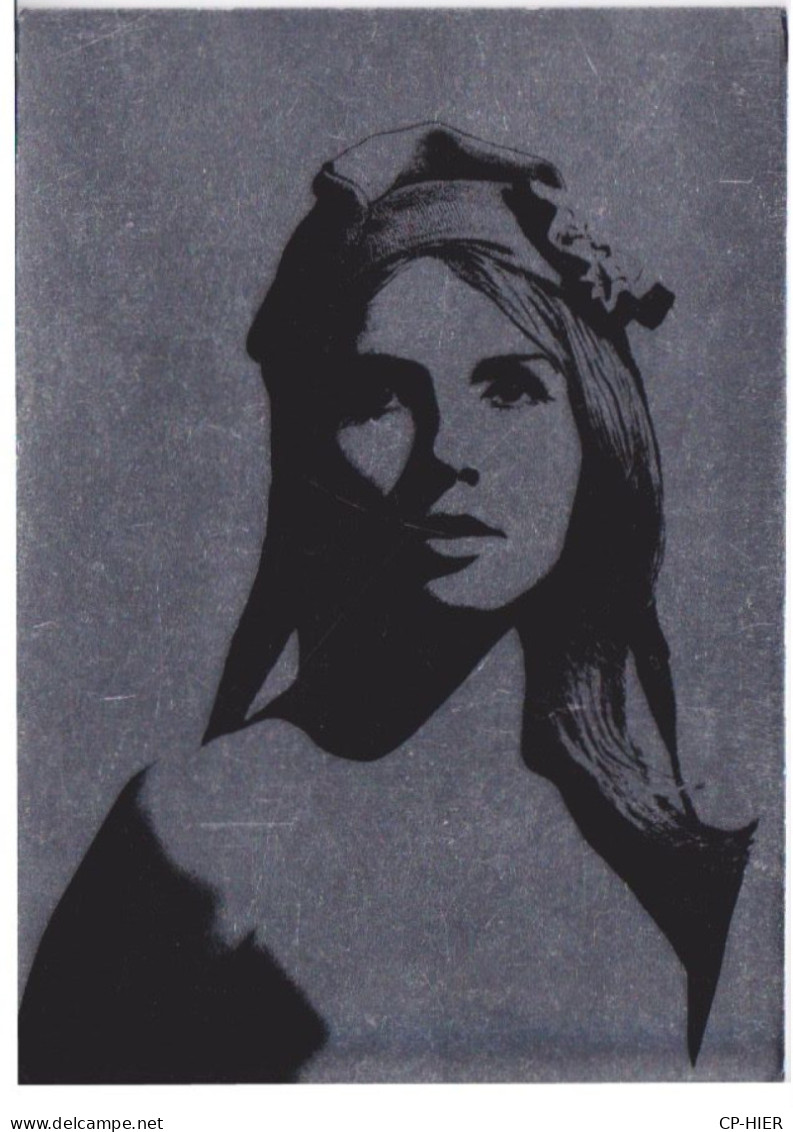 CPM - REPRESENTATION DE LA MARIANNE D'AUJOURD'HUI - CARTE BRILLANTE MIROIR TIREE SUR  PAPIER ALUMINIUM - Postzegels (afbeeldingen)