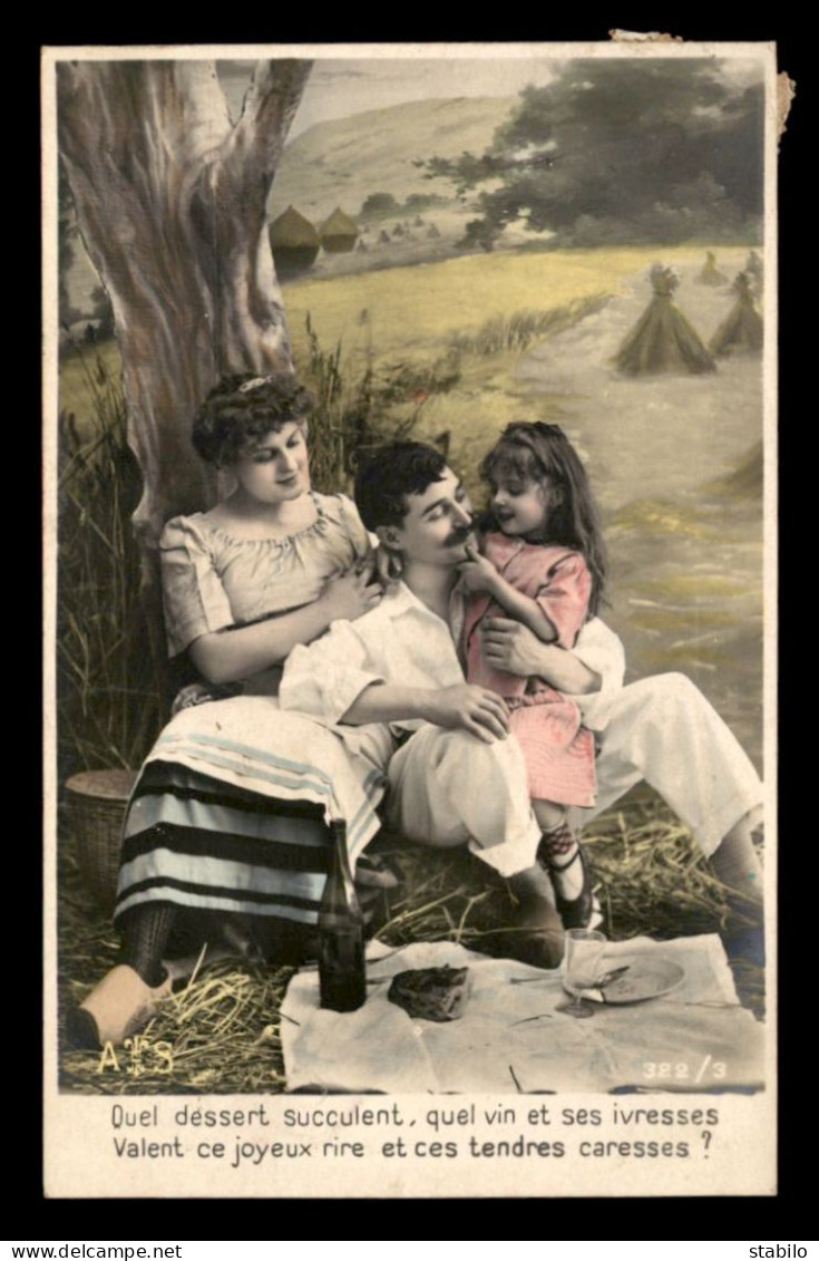 FANTAISIES - LE BONHEUR EN FAMILLE - COUPLE ET ENFANT - SERIE DE 4 CARTES - Other & Unclassified