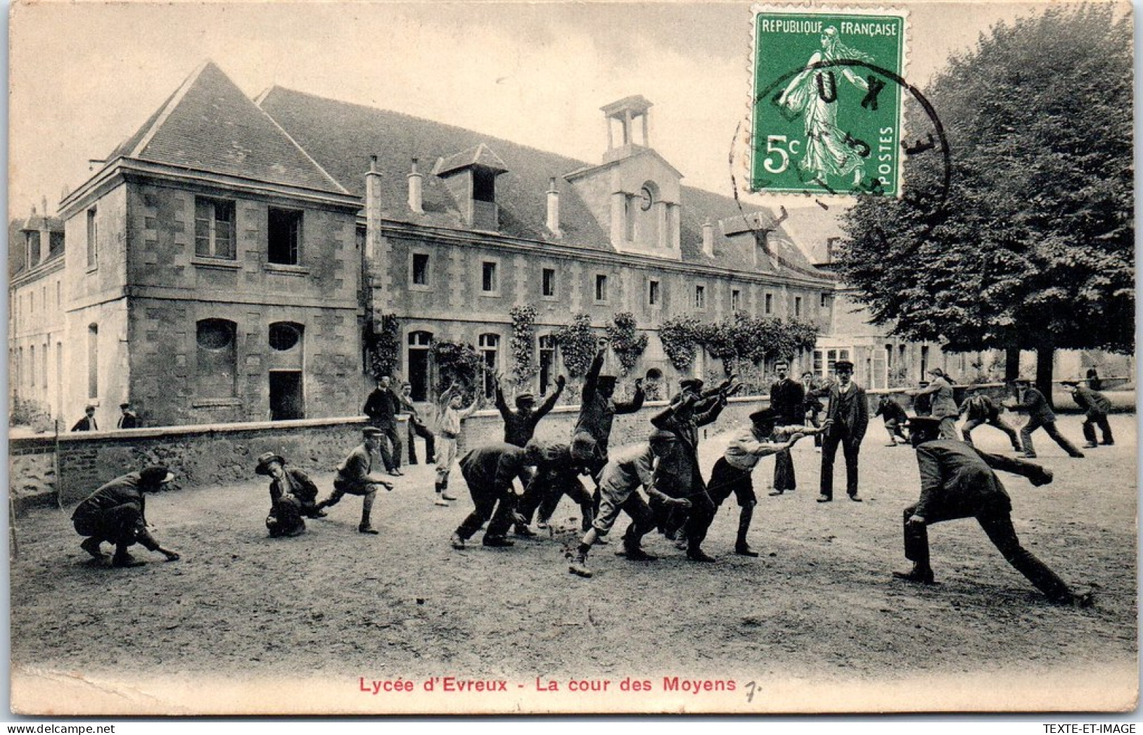 27 EVREUX - Le Lycee, La Cour Des Moyens. - Evreux
