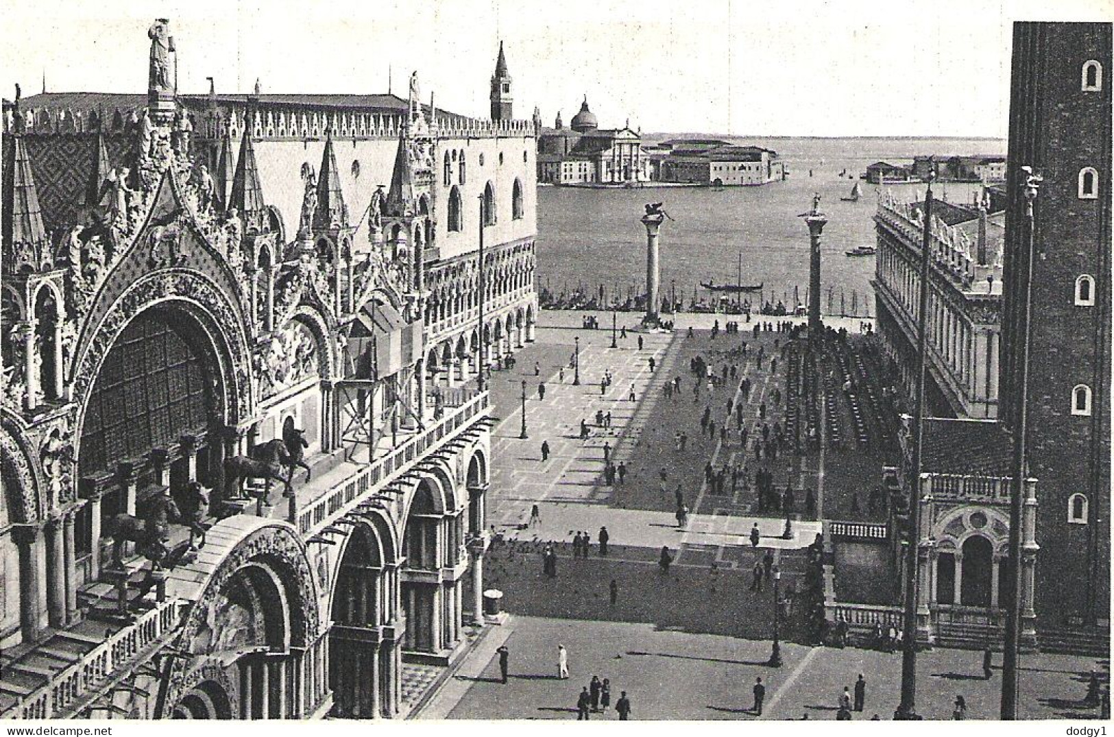 CHURCH AND SQUARE OF ST. MARKS, VENICE, ITALY Circa 1951 USED POSTCARD My7 - Venezia (Venedig)