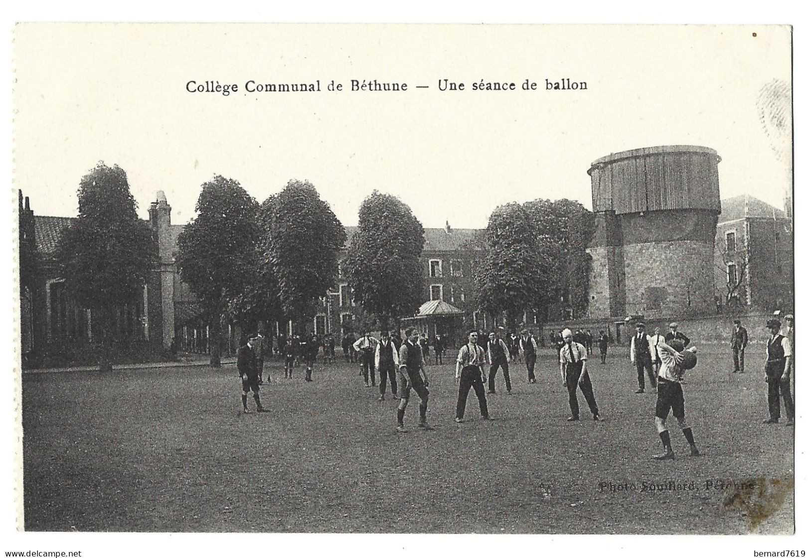 62  Bethune - College Communal De Bethune - Une Seance De Ballon - Bethune