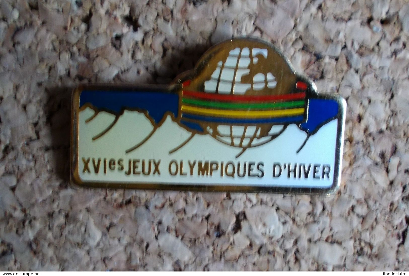 Pin's - XVI° Jeux Olympiques D'hiver - écriture épaisse - Olympic Games