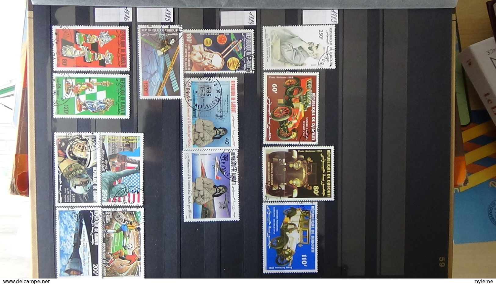 BG1 Ensemble de timbres de divers pays + 10 timbres Italie N° 2370Aa ** Cote 2500 euros. A saisir !!!